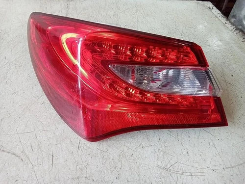 2011-2014 Chrysler 200 Left Driver Tail Light Assembly Sdn Oem