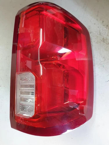 2016-2018 CHEVROLET SILVERADO RH Right Passenger Side LED Tail Light Lamp OEM 17 - Used