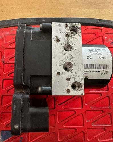 2011 Ford Fiesta ABS Anti-Lock Brake Pump Module Assembly OEM - Used