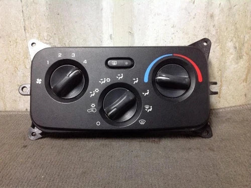 2002-2003 Jeep Liberty Climate Control with A/C in Warranty OEM