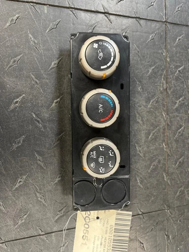2005 Nissan Titan A/C Heater Climate Temperature Control 27500-ZH110 SE LE - Used OEM Auto Part