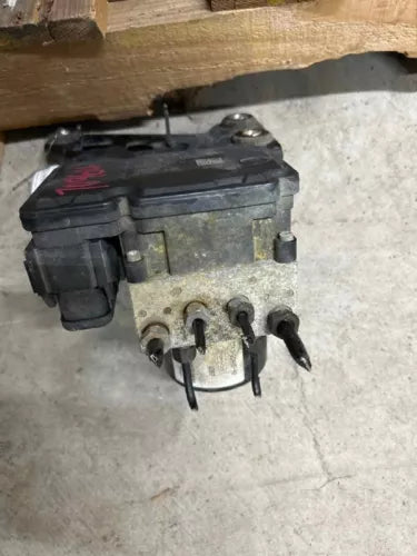 11-15 Lincoln MKX ABS Anti-Lock Brake Pump Assembly Without Adaptive Cruise OEM - Used