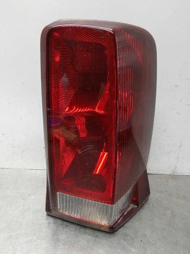 2002-2006 Cadillac Escalade Right Passenger Side Tail Light Assembly OEM - Used