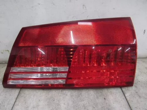 2004-2005 Toyota Sienna Right Passenger Side Tail Light Assembly liftgate OEM - Used