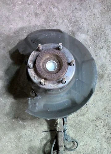 2004-2007 Toyota Sequoia Tundra Front Passenger Spindle Knuckle 4x2 Oem - Used