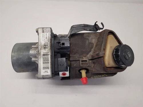 2014-2015 Nissan Altima Power Steering Pump Assembly OEM - Used