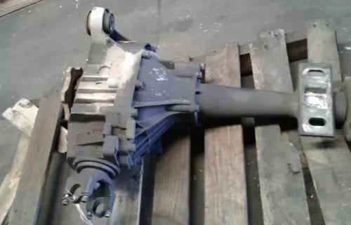 2002-2006 Cadillac Escalade Front Differential Carrier Assembly OEM 3.73 Ratio - Used