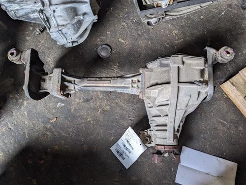 2006-2010 Hummer H3 Front Differential Carrier 3.7L 4.56 Axle Ratio - Used OEM Auto Part