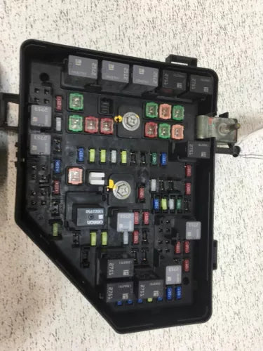 2013-2014 GMC Acadia Fuse Box Engine OEM - Used