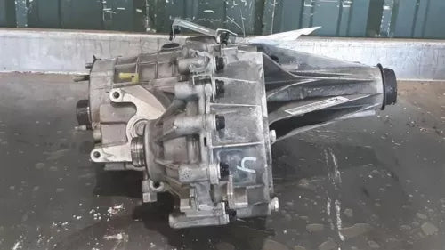 1999-2002 Chevy Suburban 1500 Sierra Tahoe Transfer Case Assembly OPT NP8 - Used OEM Auto Part