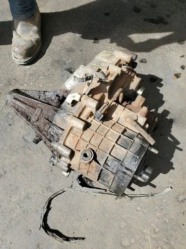 1999-2000 Cadillac Escalade Transfer Case Assembly OEM - Used