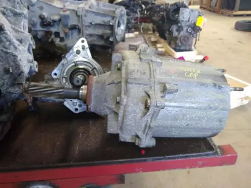 2004 Jeep Liberty Transfer Case Assembly - Used OEM Auto Part