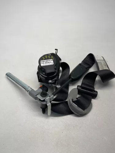 2014-2015 Kia Sorento Front Left Driver Seat Belt Retractor Assembly Black - Used OEM Auto Part