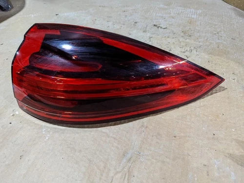 2015-2018 Porsche Cayenne Rear RH Right Passenger Outer Taillight OEM 16 17 18 - Used
