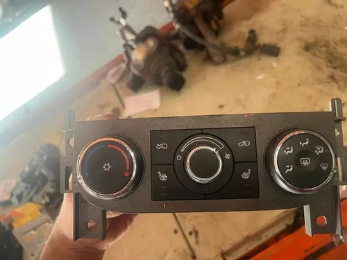 2006 CHEVROLET HHR AC Heater Climate Temperature Control 22716306 Oem - Used