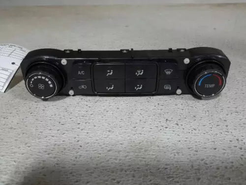 2015-2019 Chevrolet Silverado 3500 Heater AC Temperature Climate Controls OEM - Used