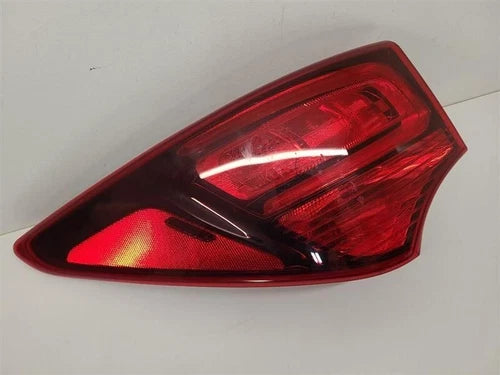 2017-2018 Hyundai Santa Fe Rear Left Driver Side Tail Light Assembly SWB Oem - Used