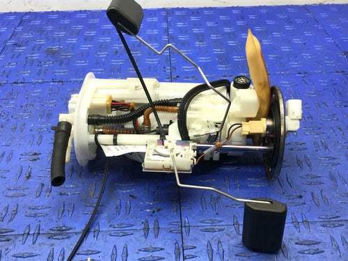 HYUNDAI EQUUS 2014 - 2016 5.0L FUEL TANK PUMP W/ LEVEL SENDER UNIT - Used OEM Auto Part