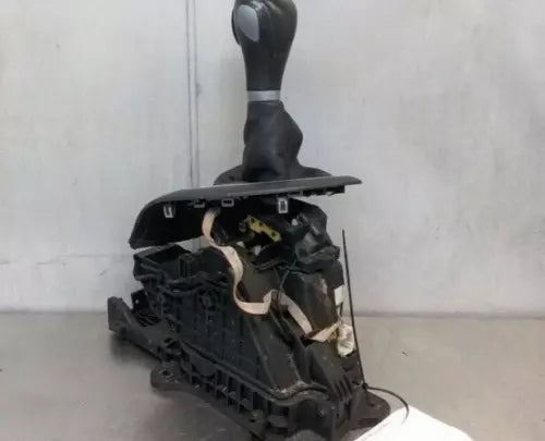 2013 Dodge Dart 2.4 L Automatic Transmission Floor Gear Shifter Assembly OEM - Used