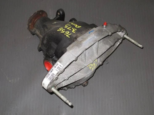 2005-2006 Ford Expedition Rear Differential Carrier Assembly 3.73 Ratio OEM - Used
