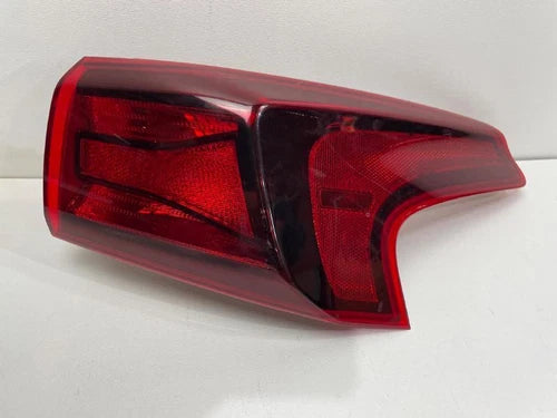 2019 - 2020 HYUNDAI SANTA FE Passenger RH Tail Light Quarter Mounted - Used OEM Auto Part