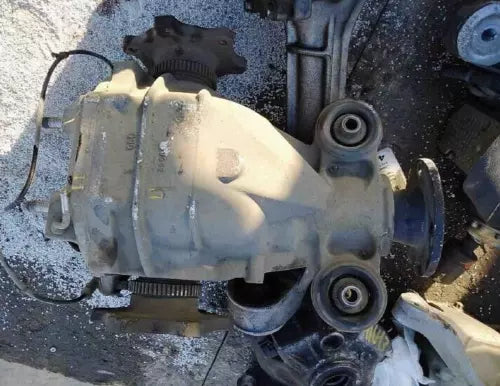 2005-2012 Nissan Pathfinder 4x4 Rear Axle Differential Carrier 3.36 Ratio OEM - Used