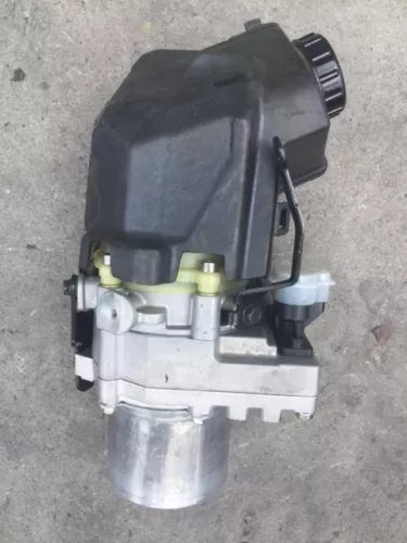 2013 Nissan Altima Sedan 2.5L Power Steering Pump Assembly OEM With Warranty - Used
