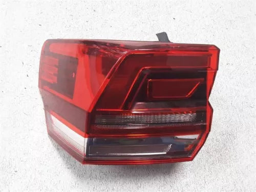 2018-2020 Volkswagen Atlas Left Driver Side Quarter Panel Incandescent Tail Lamp - Used OEM Auto Part
