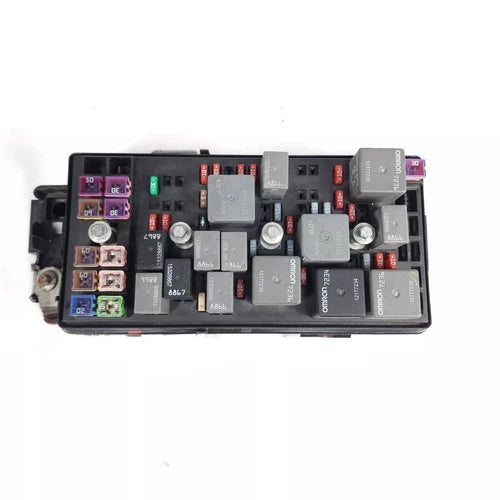 OEM 09-10 GM 2.4L (LAT), Engine Fuse Box Fusebox Junction Block Relay Module - Used