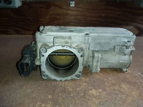 Throttle Body Throttle Valve Assembly 8 Cylinder 4.0L Fits 2000-03 Jaguar S TYPE - Used OEM Auto Part