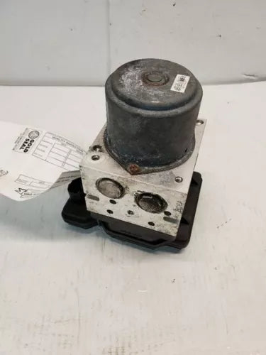 2014-2016 Hyundai Equus Anti-Lock Brake Assembly (Adaptive Cruise Opt 9641A2) - Used OEM Auto Part