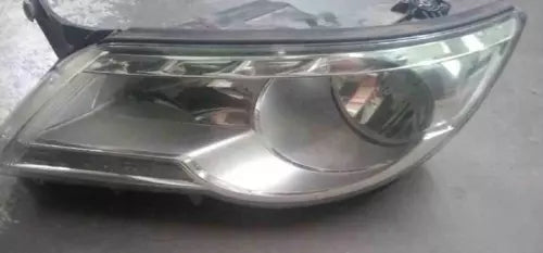 2009-2011 VOLKSWAGEN TIGUAN LEFT DRIVER SIDE HEADLIGHT HALOGEN - Used OEM Auto Part