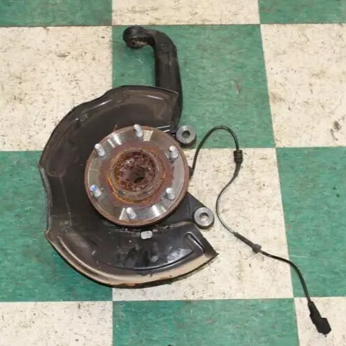 2017-2023 Nissan Titan Driver Left Front Spindle Knuckle Assembly W/o Abs Oem - Used