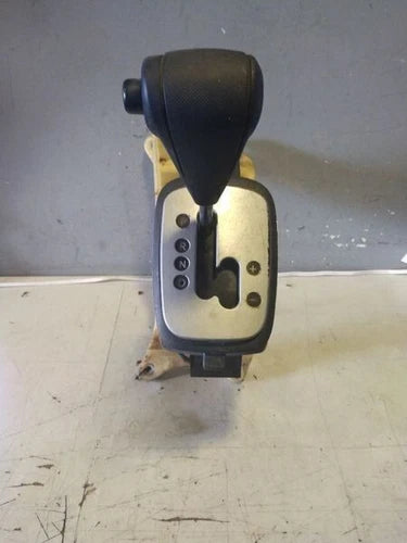 2005-2010 Kia Sportage Automatic Transmission Floor Gear Shifter Assembly Silver - Used OEM Auto Part