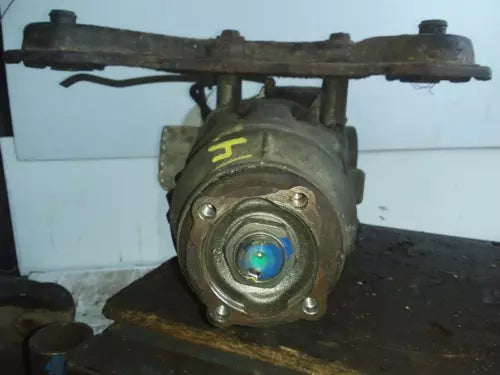2002 Honda CRV Rear Differential Carrier Assembly OEM - Used