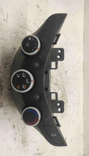 2013-2015 CHEVY SPARK AC HEATER CONTROL CLIMATE CONTROL TEMPERATURE CONTROL OEM - Used