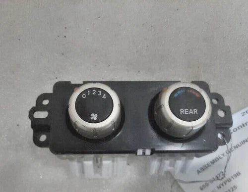 2004-2005 Nissan Armada INFINITI QX56 AC Heater Control Assembly OEM - Used