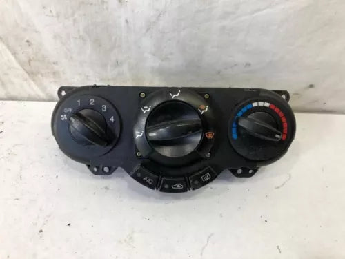 2004-2008 Suzuki Forenza Climate Controller With Warranty OEM - Used