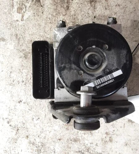 2013-2015 Volkswagen Passat Anti-Lock Brake Pump Oem ABS - Used