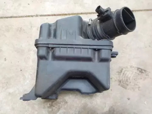2009-2011 Chevrolet Chevy Aveo Air Cleaner Intake Filter Box OEM - Used