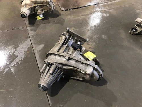 2011-2012 Ford F250 Super Duty Transfer Case Assembly OEM - Used