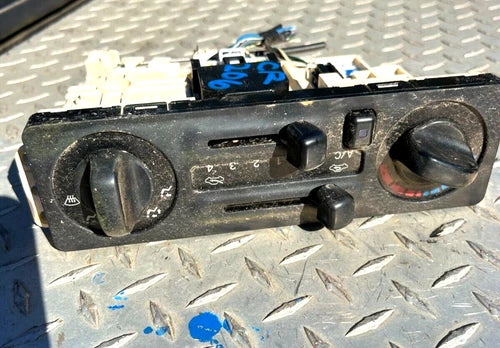 2000-20004 Isuzu Rodeo A/C Heater Temperature Climate Control with A/C Oem - Used