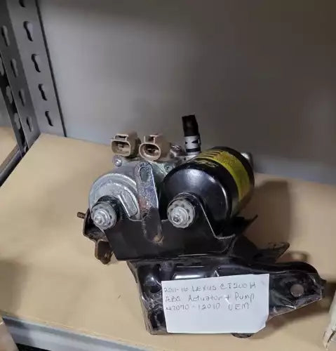 2011-2017 Lexus CT200H Prius Anti Lock Brake Pump Assembly 47070-12010 Oem - Used