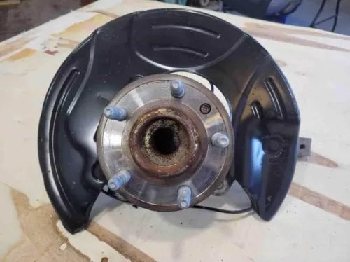 2010-2015 Chevy Camaro Front Left Driver Spindle Knuckle Assembly Oem - Used