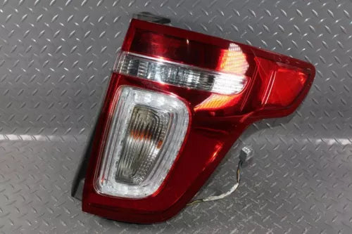 2011-2015 Ford Explorer RH Right Passenger Side Tail Light Tail Lamp OEM 11 12 - Used