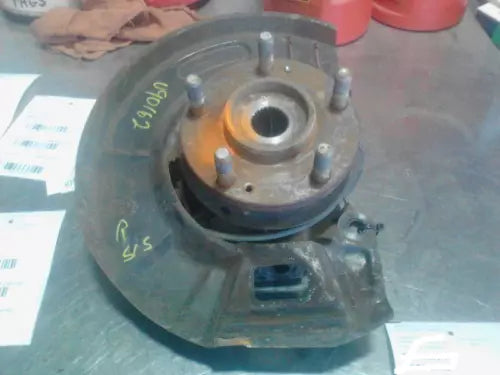 2005-2006 Hyundai Santa Fe Passenger Right Front Spindle Knuckle OEM - Used