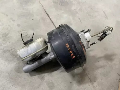 1999-2004 Ford F250 Super Duty Power Brake Booster OEM - Used