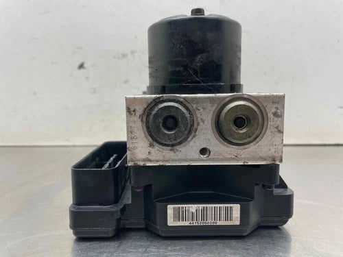 2005-2006 Kia Sportage Anti Lock Brake Actuator Pump Assy AWD Used OEM