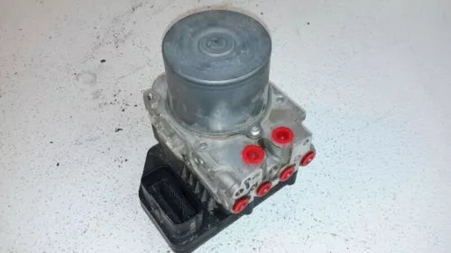2011-2013 Toyota Highlander ABS Anti-Lock Brake Pump Assembly FWD OEM - Used