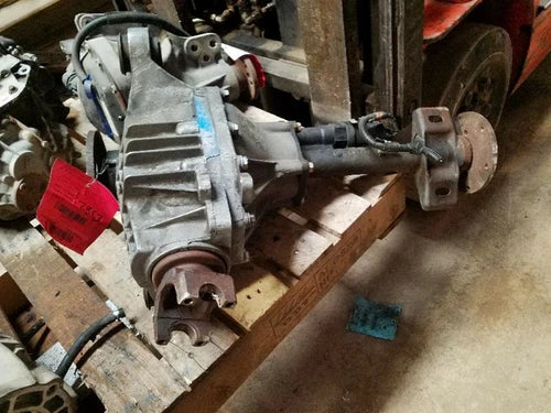 1997-2000 Chevy Tahoe Front Axle Differential Carrier 3.73 Ratio - Used OEM Auto Part